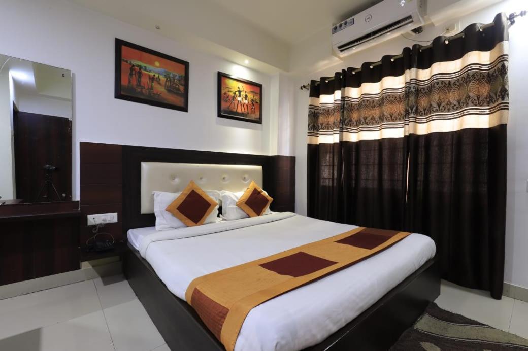 Hotel Rashmi Guwahati Eksteriør bilde